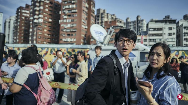吴慷仁演为“十恶不赦”杀人犯辩护的律师,周采诗(右)则演他怀孕的妻子。(HBO Asia提供) 吴慷仁演为“十恶不赦”杀人犯辩护的律师,周采诗(右)则演他怀孕的妻子。(HBO Asia提供)