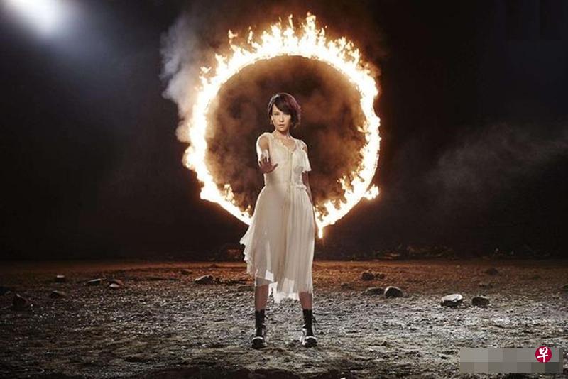 杨乃文演唱《证据》,是否能突围进入总决赛呢?(互联网) 杨乃文演唱《证据》,是否能突围进入总决赛呢?(互联网)