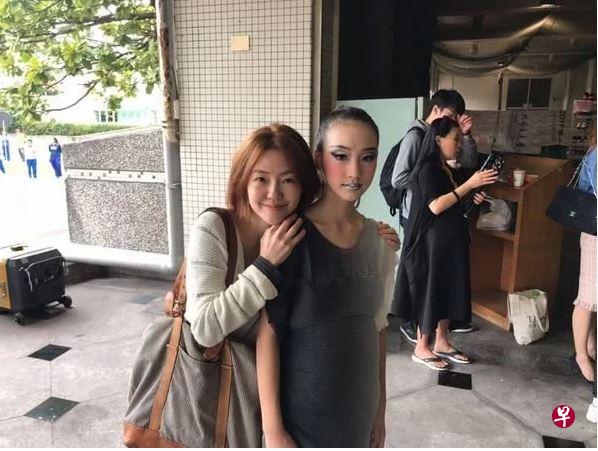 小S为女儿加油打气。(互联网) 小S为女儿加油打气。(互联网)