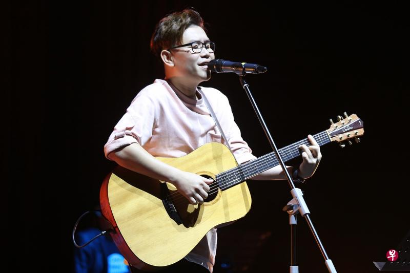 伍家辉相隔5年再次在本地登台开唱。(梁伟康摄) 伍家辉相隔5年再次在本地登台开唱。(梁伟康摄)