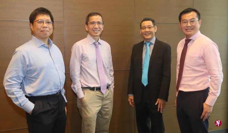 国大医院内分泌科高级顾问医生戴一雄教授(左起)、国立脑神经医学院副院长(学术事务)陈永庆教授、国大杨潞龄医学院医学系杨启源副教授,以及国立癌症中心副医药总监(临床)林顺泰教授领导的研究项目,共获得全国医学研究理事会的8200万元拨款。(吴伟国摄) 国大医院内分泌科高级顾问医生戴一雄教授(左起)、国立脑神经医学院副院长(学术事务)陈永庆教授、国大杨潞龄医学院医学系杨启源副教授,以及国立癌症中心副医药总监(临床)林顺泰教授领导的研究项目,共获得全国医学研究理事会的8200万元拨款。(吴伟国摄)