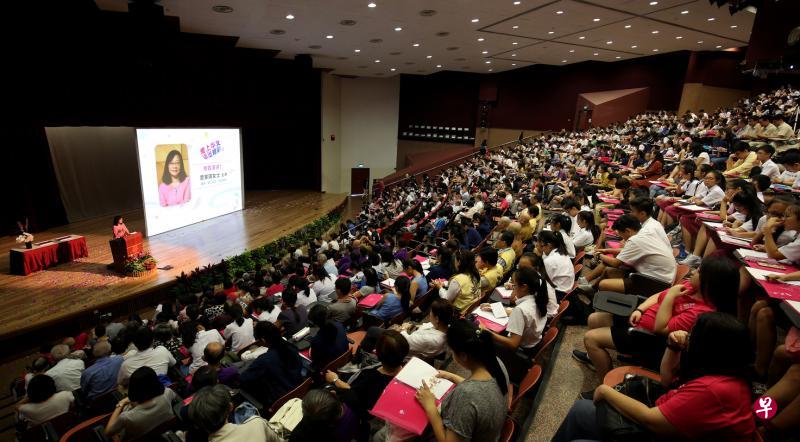 去年4月7日世界书香日暨文学四月天开幕礼及作家讲座,座无虚席。(档案照) 去年4月7日世界书香日暨文学四月天开幕礼及作家讲座,座无虚席。(档案照)