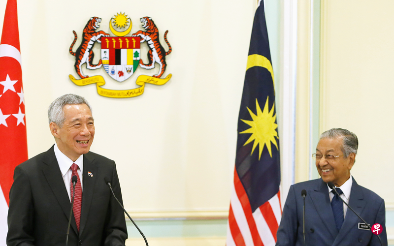 李显龙总理和马来西亚首相马哈迪举行联合记者会。(谢智扬摄) 李显龙总理和马来西亚首相马哈迪举行联合记者会。(谢智扬摄)