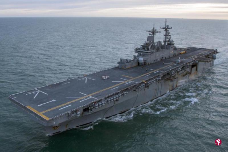 图为美国海军“黄蜂号”两栖攻击舰。(法新社) 图为美国海军“黄蜂号”两栖攻击舰。(法新社)