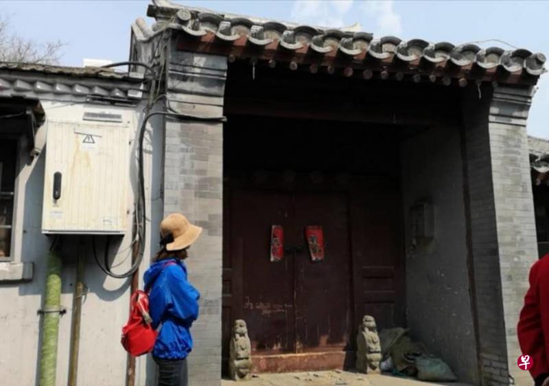 杨梅竹斜街61号曾是中国现代作家沈从文“北漂”时居处,如今已成了大杂院。(孟丹丹摄) 杨梅竹斜街61号曾是中国现代作家沈从文“北漂”时居处,如今已成了大杂院。(孟丹丹摄)