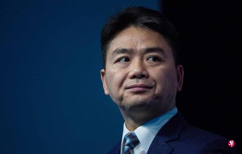 据路透社报道,曾指控京东首席执行官刘强东强奸的明尼苏达大学学生周二在明尼阿波利斯一家法院对他提起民事诉讼。图为京东首席执行官刘强东。(互联网) 据路透社报道,曾指控京东首席执行官刘强东强奸的明尼苏达大学学生周二在明尼阿波利斯一家法院对他提起民事诉讼。图为京东首席执行官刘强东。(互联网)