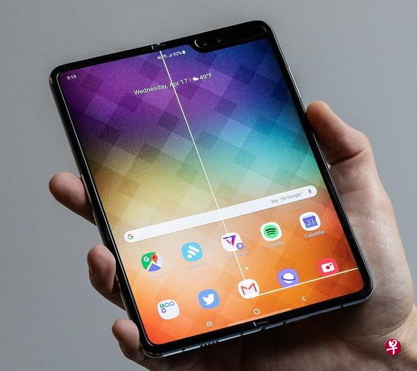 三星Galaxy Fold折叠手机在媒体评测时出现不少故障。 三星Galaxy Fold折叠手机在媒体评测时出现不少故障。