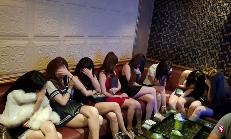 警方展开两天的执法行动,逮捕了32名18岁至40岁的女子。(新加坡警察部队提供) 警方展开两天的执法行动,逮捕了32名18岁至40岁的女子。(新加坡警察部队提供)