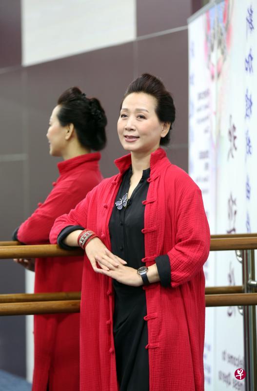 张莉希望在新加坡这个文化、艺术多元的国家,导出更多优秀作品,培养出更多传统戏曲的接班人。(庄耿闻摄) 张莉希望在新加坡这个文化、艺术多元的国家,导出更多优秀作品,培养出更多传统戏曲的接班人。(庄耿闻摄)