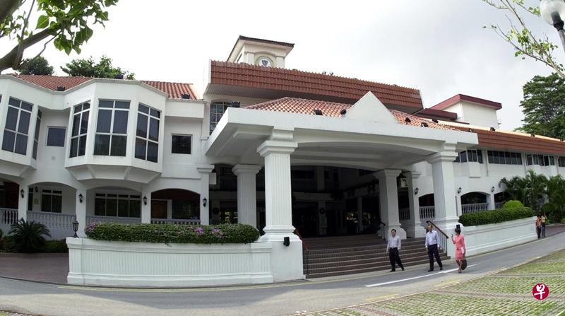 被告与女婿潜入岌巴俱乐部偷窃。(档案照) 被告与女婿潜入岌巴俱乐部偷窃。(档案照)