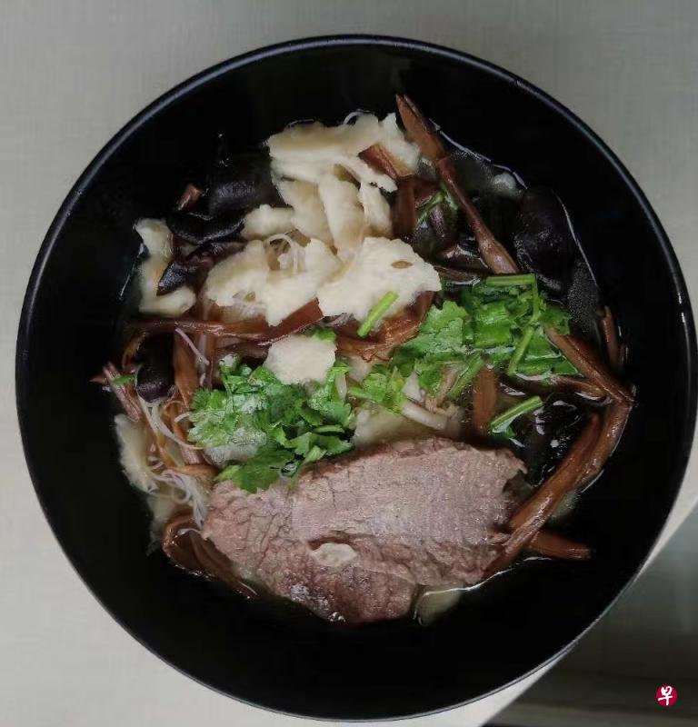 羊肉泡馍(杨世豪摄) 羊肉泡馍(杨世豪摄)