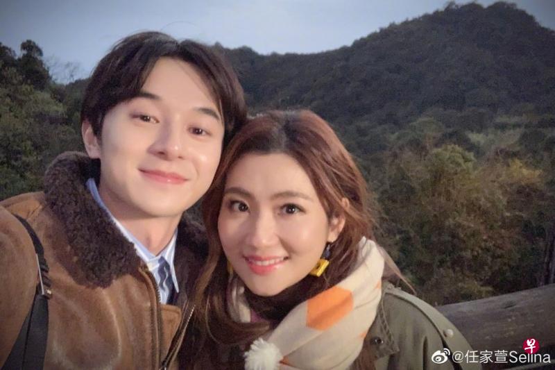 Selina(右)与张轩睿互动甜蜜。(互联网) Selina(右)与张轩睿互动甜蜜。(互联网)