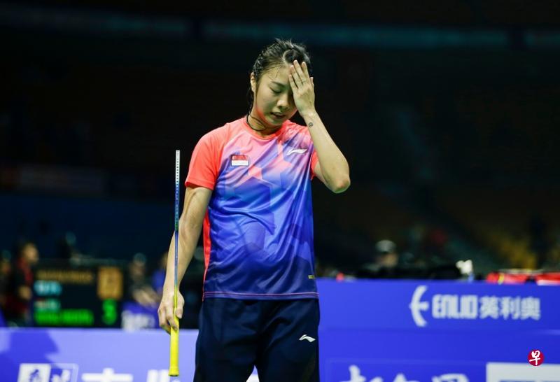 杨佳敏三局不敌山口茜,难掩失望。(法新社) 杨佳敏三局不敌山口茜,难掩失望。(法新社)