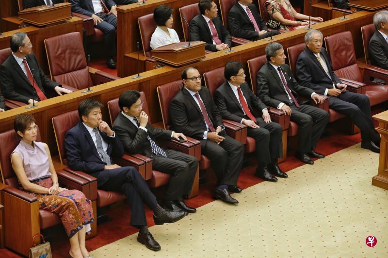 王瑞杰(右三)升任副总理后国会的座位会不会有改变,引发不少猜测。(档案照片) 王瑞杰(右三)升任副总理后国会的座位会不会有改变,引发不少猜测。(档案照片)