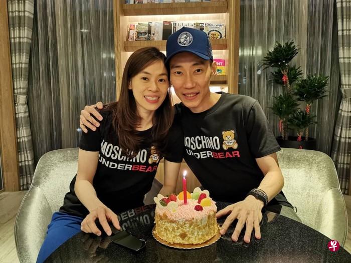 李宗伟在社交媒体分享为妻子黄妙珠庆生的照片,感谢妻子多年来的陪伴与支持。(取自李宗伟Instagram照片) 李宗伟在社交媒体分享为妻子黄妙珠庆生的照片,感谢妻子多年来的陪伴与支持。(取自李宗伟Instagram照片)