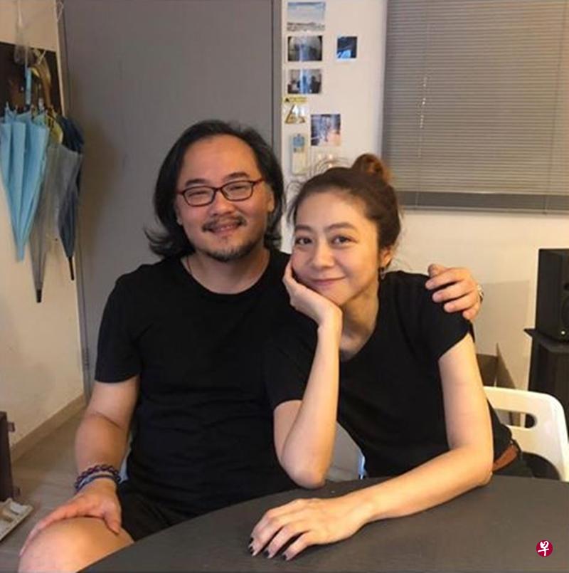 陈绮贞(右)与钟成虎无预警分手。(互联网) 陈绮贞(右)与钟成虎无预警分手。(互联网)