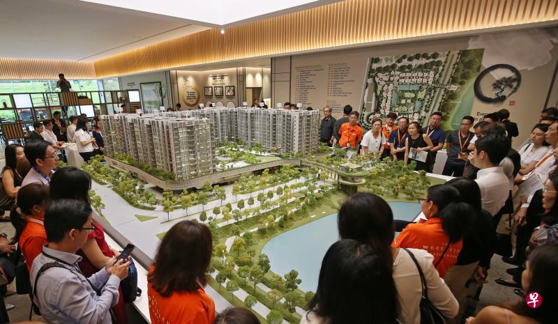 即将在周六登场的桦丽居位于桦丽商城和兀里地铁站上方，结合住宅、零售商场、地铁站、民众俱乐部和邻里警局于一体，并衔接本地首个地下冷气巴士转换站。该项目昨天为房屋经纪和媒体举行了说明会。（叶振忠摄）