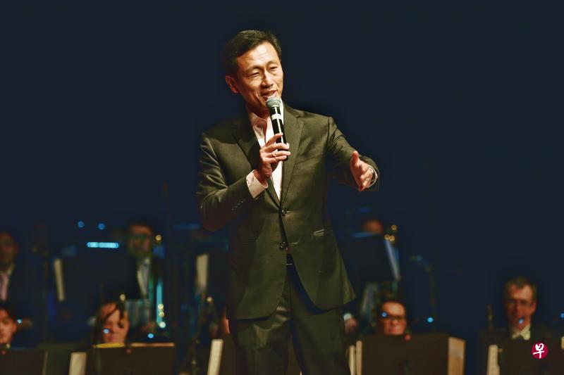 教育部长王乙康出席第三届“狮城青年爵士音乐节”(Lion City Youth Jazz Festival 2019)闭幕音乐会。(海峡时报) 教育部长王乙康出席第三届“狮城青年爵士音乐节”(Lion City Youth Jazz Festival 2019)闭幕音乐会。(海峡时报)