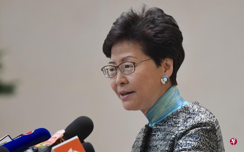 香港特首林郑月娥表示,特区政府将《逃犯条例》修订直接交上立法会恢复二读是非常艰难的决定。(香港中通社) 香港特首林郑月娥表示,特区政府将《逃犯条例》修订直接交上立法会恢复二读是非常艰难的决定。(香港中通社)