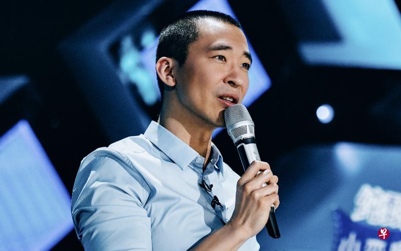 黄立行是偶像男团养成类真人秀《创造营2019》的班主任之一。 黄立行是偶像男团养成类真人秀《创造营2019》的班主任之一。