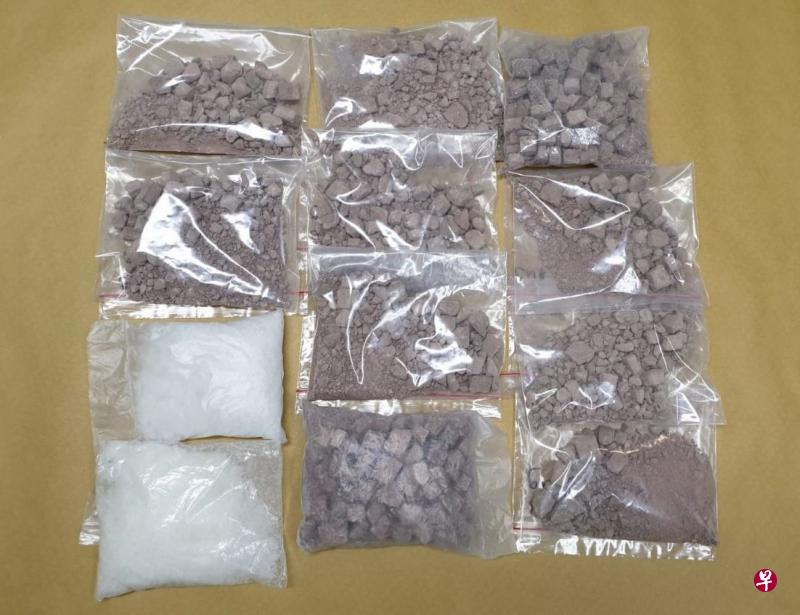 中央肃毒局在5月22日的执法行动中起获的海洛因及冰毒。(中央肃毒局提供) 中央肃毒局在5月22日的执法行动中起获的海洛因及冰毒。(中央肃毒局提供)
