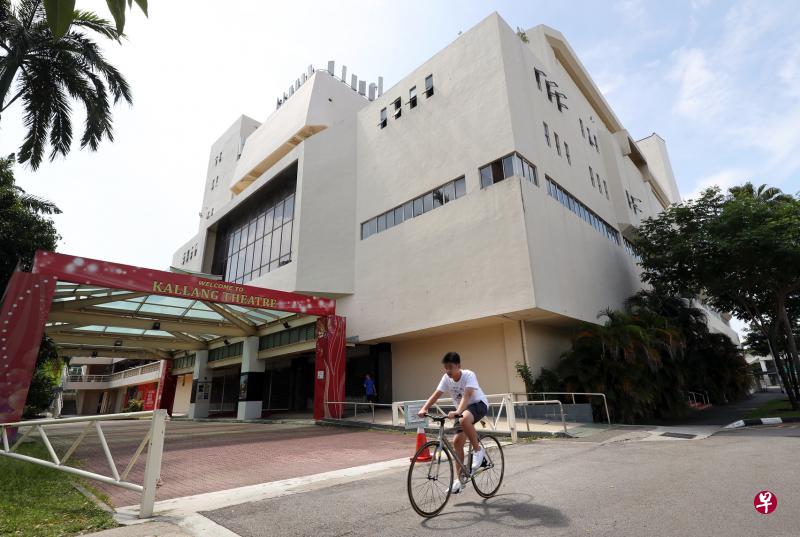 嘉龙剧院下来将试行推出电子竞技和虚拟实境游戏等新颖的娱乐项目,但仍会保留提供文艺活动的设施。(陈来福摄) 嘉龙剧院下来将试行推出电子竞技和虚拟实境游戏等新颖的娱乐项目,但仍会保留提供文艺活动的设施。(陈来福摄)