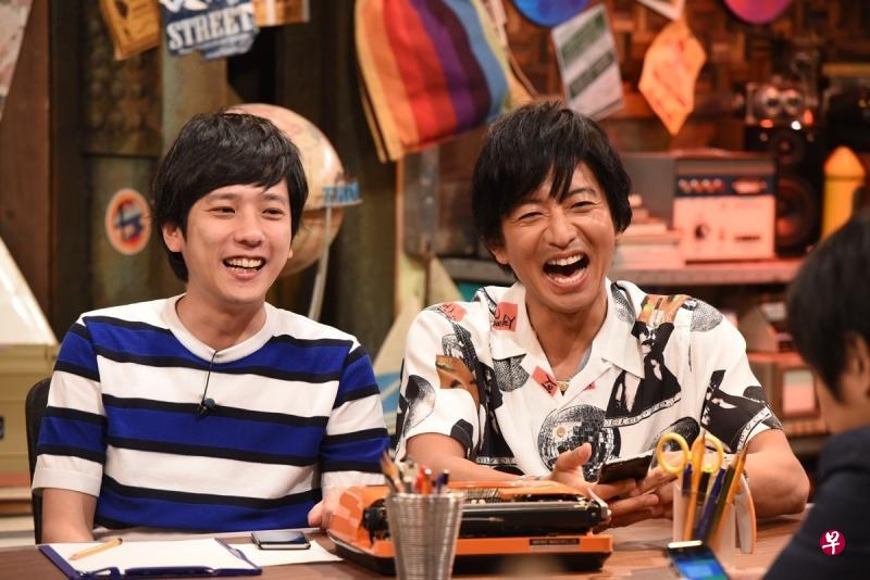 木村拓哉(右)难得上《二宫先生》,先以神秘嘉宾身份透过line受访,竟被二宫和也嘲笑是“色鬼”,两集节目成为粉丝的经典。(互联网) 木村拓哉(右)难得上《二宫先生》,先以神秘嘉宾身份透过line受访,竟被二宫和也嘲笑是“色鬼”,两集节目成为粉丝的经典。(互联网)