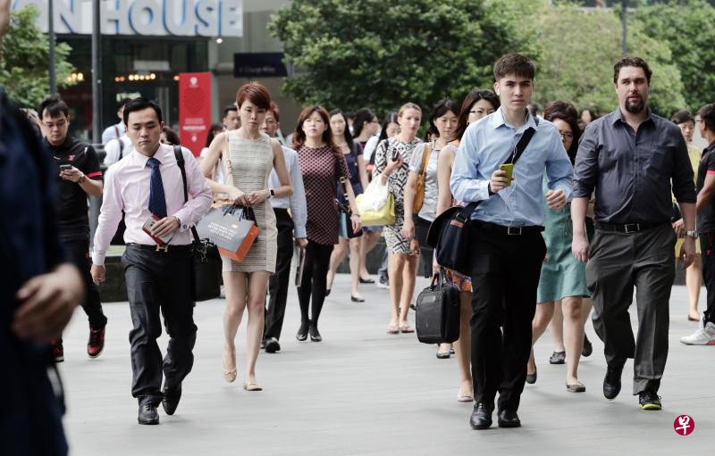 去年的员工实际工资增幅为4.2%,比前年的3.2%来得好。(档案照片) 去年的员工实际工资增幅为4.2%,比前年的3.2%来得好。(档案照片)