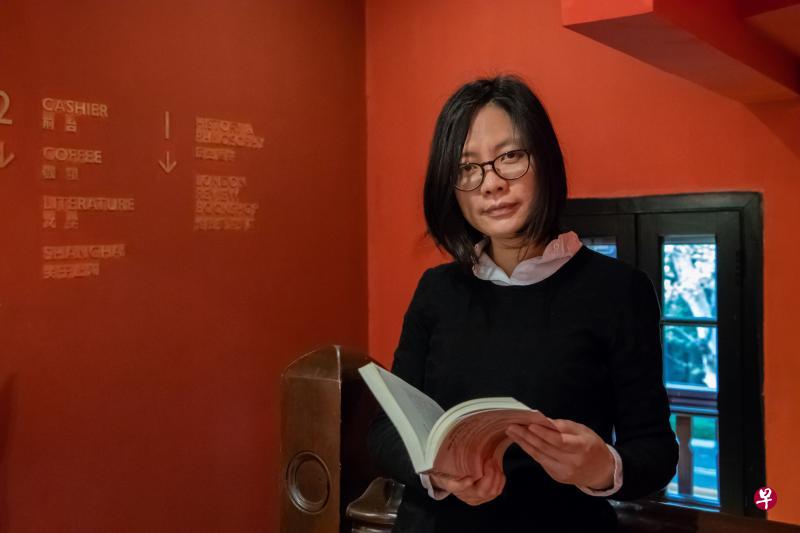 毛尖:看了一部烂剧,就要找一部好剧来平衡,有了对比,才知道伤害在哪里。(受访者提供照片) 毛尖:看了一部烂剧,就要找一部好剧来平衡,有了对比,才知道伤害在哪里。(受访者提供照片)