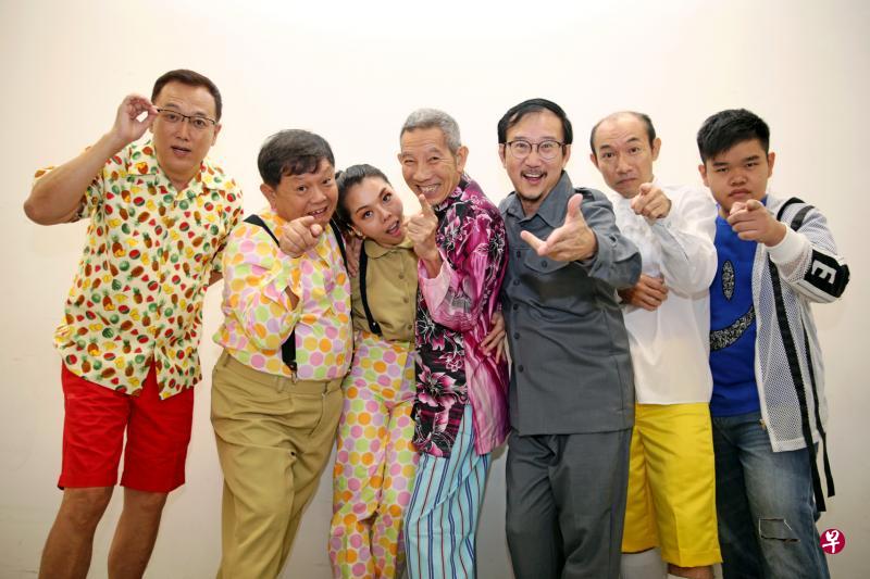 本地资深笑将与年轻演员携手呈献相声剧《狮城古今笑谈》。 本地资深笑将与年轻演员携手呈献相声剧《狮城古今笑谈》。