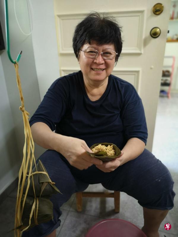 高文卿说自己裹棕子时很开心,也希望身边人可以开心吃粽。(受访者提供) 高文卿说自己裹棕子时很开心,也希望身边人可以开心吃粽。(受访者提供)