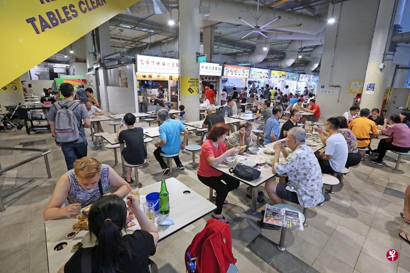 摊贩表示,食客以附近的居民为主。(洪璐华摄) 摊贩表示,食客以附近的居民为主。(洪璐华摄)