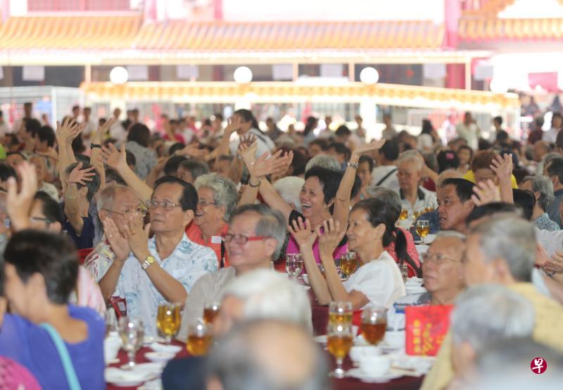 随着各地人口老龄化,如何满足不同年长者的营养需求已形成一股商机。(档案照片) 随着各地人口老龄化,如何满足不同年长者的营养需求已形成一股商机。(档案照片)