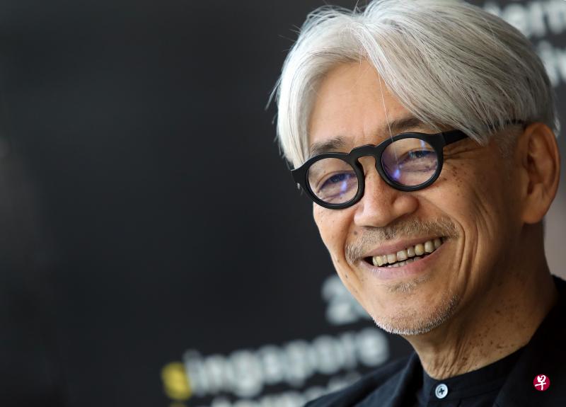 日本知名作曲家坂本龙一热衷于尝试创作令自己感到陌生又新鲜的音乐作品。 日本知名作曲家坂本龙一热衷于尝试创作令自己感到陌生又新鲜的音乐作品。