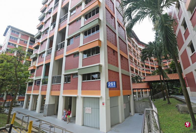 建屋局最近透过剩余组屋再销售活动推出了100多间成熟区的单位供申购，其中包括位于碧山22街的一间公寓式组屋。（陈勇智摄）