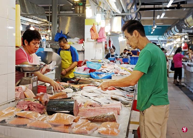 调查显示,近4成受访者表示过去一年没去过湿巴刹。(档案照) 调查显示,近4成受访者表示过去一年没去过湿巴刹。(档案照)