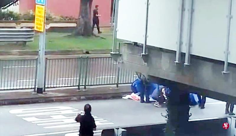 坠桥事故于昨天下午在罗弄阿苏发生。(受访者提供) 坠桥事故于昨天下午在罗弄阿苏发生。(受访者提供)