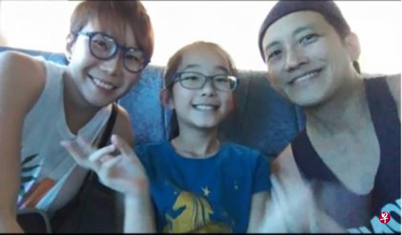 王智国(右)与太太和女儿。(取自王智国IG) 王智国(右)与太太和女儿。(取自王智国IG)