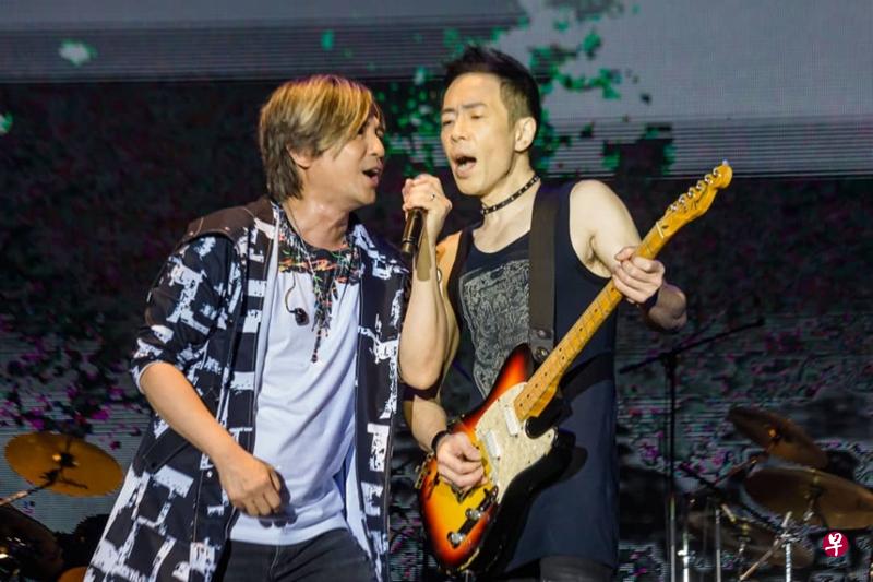叶世荣与黄贯中飙歌,爆发力十足。(Red Spade Entertainment提供) 叶世荣与黄贯中飙歌,爆发力十足。(Red Spade Entertainment提供)