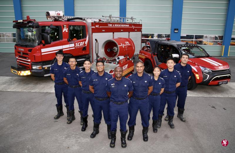 民防部队在上周的惹兰布罗液化石油煤气工厂火患中,共派出120名消防员,其中九人受访分享灭火的惊险情况。(王彦燕摄) 民防部队在上周的惹兰布罗液化石油煤气工厂火患中,共派出120名消防员,其中九人受访分享灭火的惊险情况。(王彦燕摄)