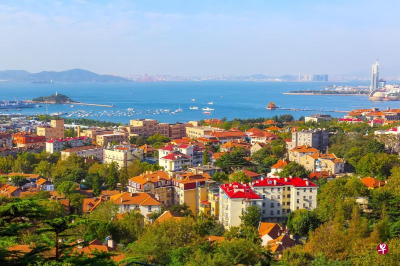 青岛海滨风景区享有“世界最美海湾”美誉。 青岛海滨风景区享有“世界最美海湾”美誉。