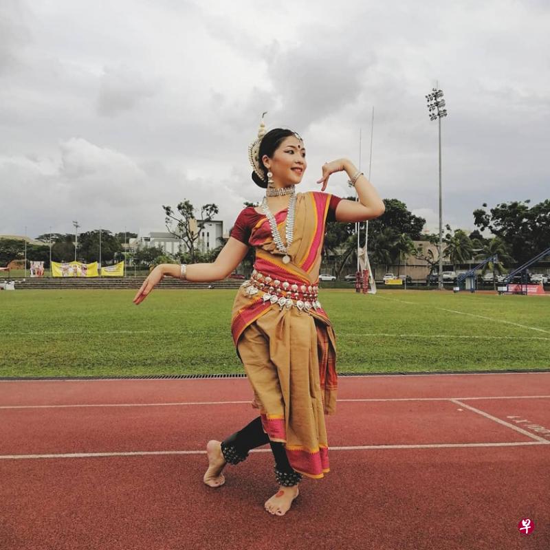 张文奕向来对东南亚文化感兴趣,中学时学过印度舞。(受访者提供) 张文奕向来对东南亚文化感兴趣,中学时学过印度舞。(受访者提供)
