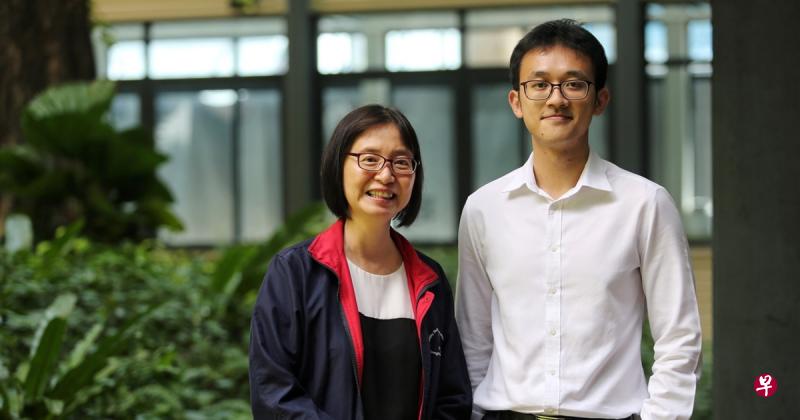 陈笃生医院护理助理主任程依瑜(左)和护理执行员林志祥(右)希望通过新的评估工具和培训项目,协助看护者更好地应对心理压力和问题。(李佳颖摄) 陈笃生医院护理助理主任程依瑜(左)和护理执行员林志祥(右)希望通过新的评估工具和培训项目,协助看护者更好地应对心理压力和问题。(李佳颖摄)