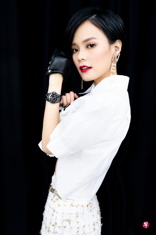 热爱唱歌的胡佳嬑之前参演过本地新谣电影。(图片:胡佳嬑提供) 热爱唱歌的胡佳嬑之前参演过本地新谣电影。(图片:胡佳嬑提供)