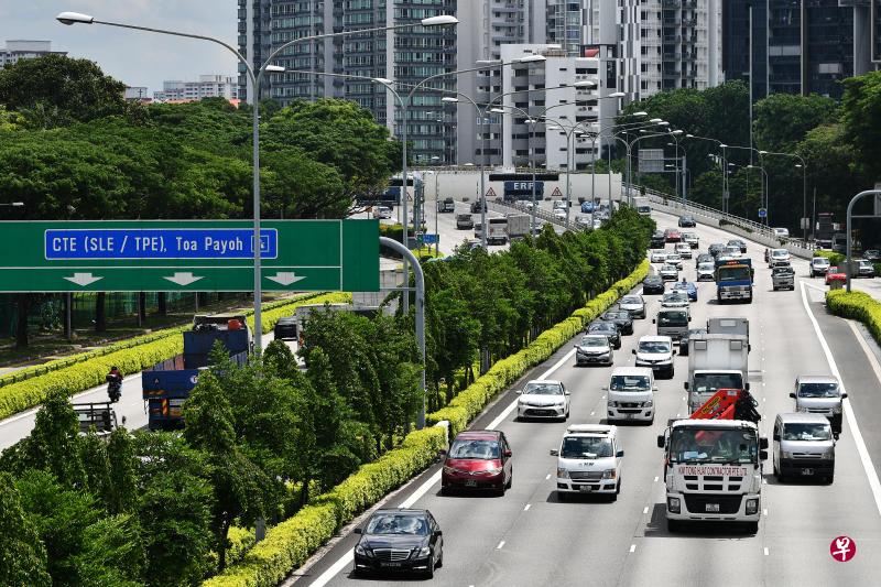 四成受访者认为我国的公路是安全的,另有四成觉得使用公路时有压力,并因此对其他使用者留下坏印象。(档案照) 四成受访者认为我国的公路是安全的,另有四成觉得使用公路时有压力,并因此对其他使用者留下坏印象。(档案照)