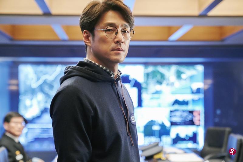 池珍熙饰演60天代理总统。(Netflix提供) 池珍熙饰演60天代理总统。(Netflix提供)
