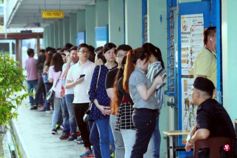 若法案获得通过,马来西亚下届大选时全国将有超过七成人口可以参选及投票。(星洲日报) 若法案获得通过,马来西亚下届大选时全国将有超过七成人口可以参选及投票。(星洲日报)
