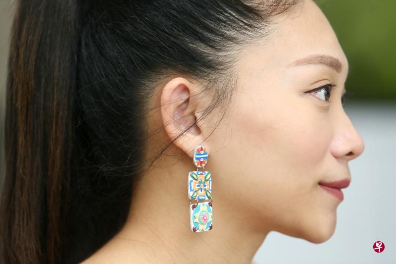 Wherebilly软陶耳环手作人陈枰忇从小喜爱手工、美作。 Wherebilly软陶耳环手作人陈枰忇从小喜爱手工、美作。