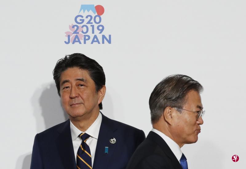 最近,日本针对韩国半导体制造材料实施禁运,以惩罚韩国就二战期间日本企业强迫韩国人劳动的赔偿问题的纠葛。(档案照) 最近,日本针对韩国半导体制造材料实施禁运,以惩罚韩国就二战期间日本企业强迫韩国人劳动的赔偿问题的纠葛。(档案照)