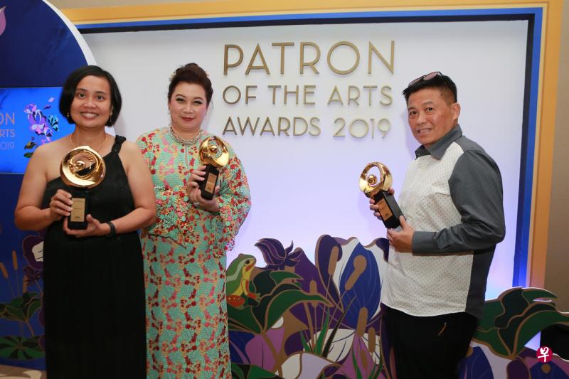 “艺术赞助荣誉奖”得主(左起) 李佩銮、陈丽萍、 曾国和多年来坚持扶持本地艺术团体。(唐家鸿摄) “艺术赞助荣誉奖”得主(左起) 李佩銮、陈丽萍、 曾国和多年来坚持扶持本地艺术团体。(唐家鸿摄)